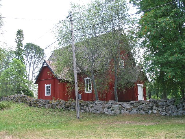 Irjanteen kirkko ympäristöineen kuvattuna NW Leena Koivisto 3.8.2006