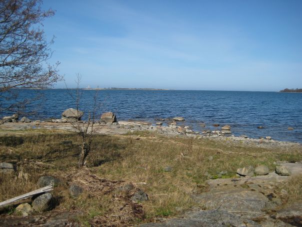 Kuva: Näkymä Kuuskajakarista Selkämeren kansallispuistoon kohti Kylmäpihlajan majakkasaarta. Leena Koivisto 8.5.2009
