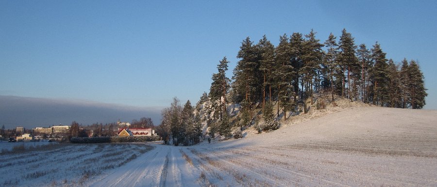 Linnavuori talvisena iltapäivänä tammikuussa 2012. Satu Mikkonen-Hirvonen 1/2012
