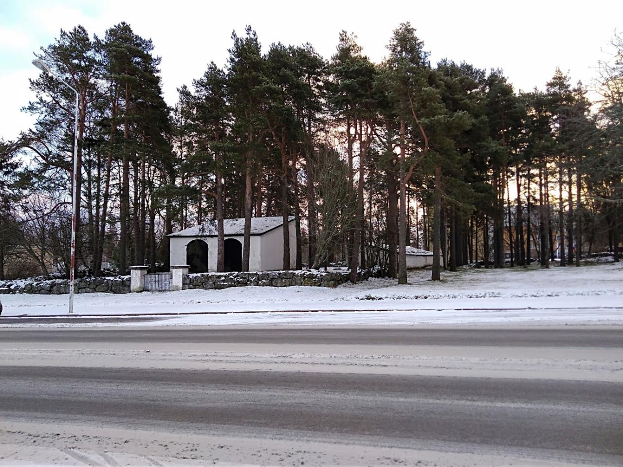 Kuva: Kalmisto pohjoisesta. K.H.Renlundin museo. CC BY 4.0 Lauri Skantsi 7.12.2020